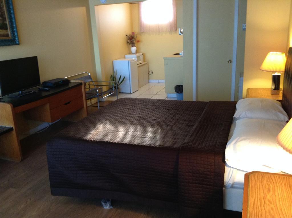 Motel Rive Du Lac Saint-Zotique Zimmer foto
